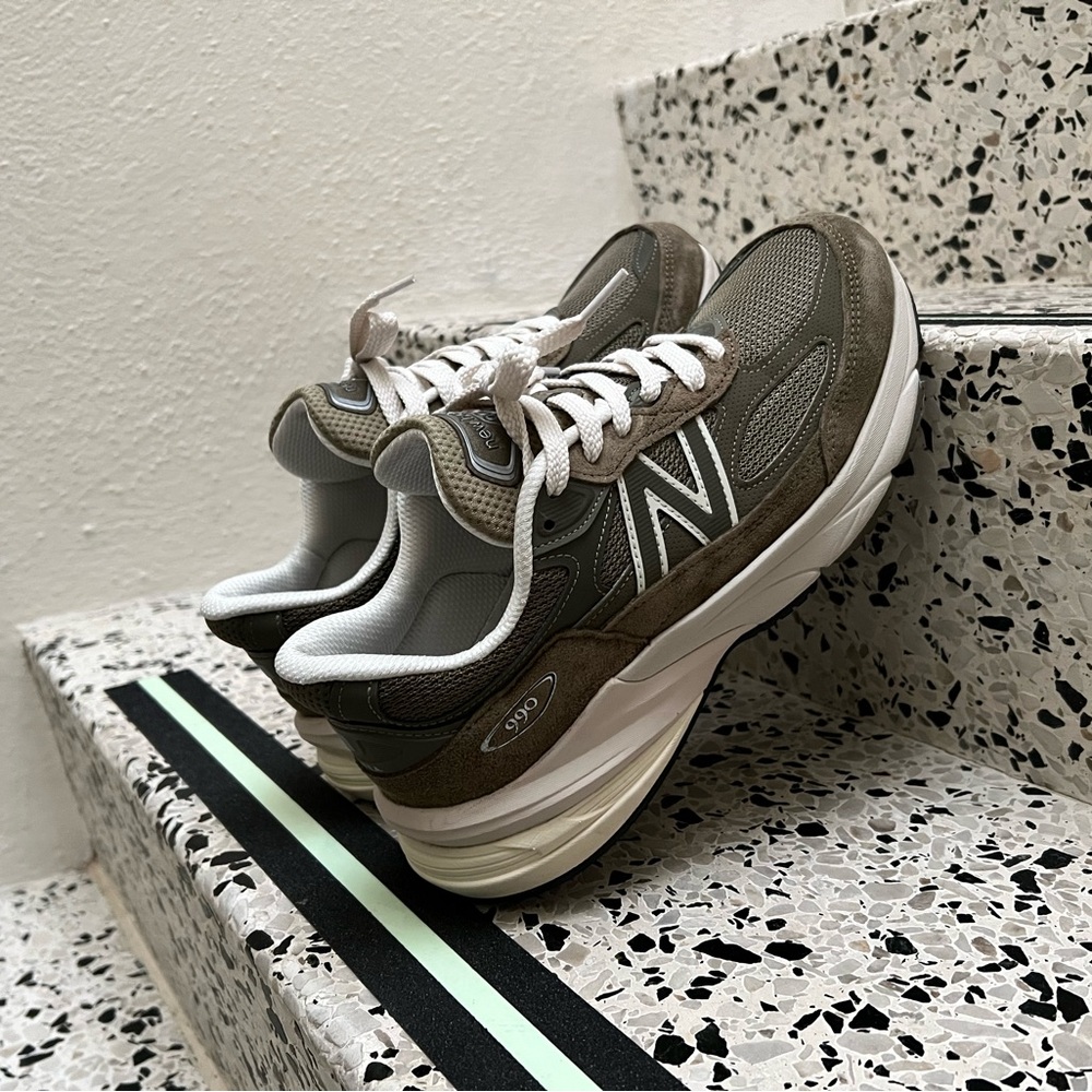 New Balance 990v6